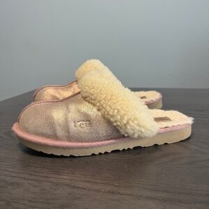 UGG Cozy II Slipper Big Kids Sz 6-7(Women’s 8-9)